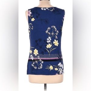 Croft and barrow sleeveless top. Size medium